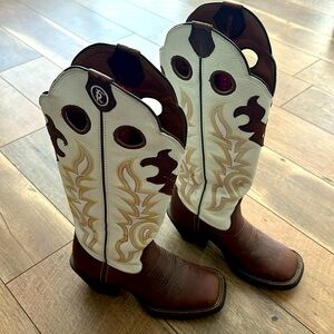 Tall shaft measures 13 inches.Easy to slip on pull holes. 2 inch riding heel.